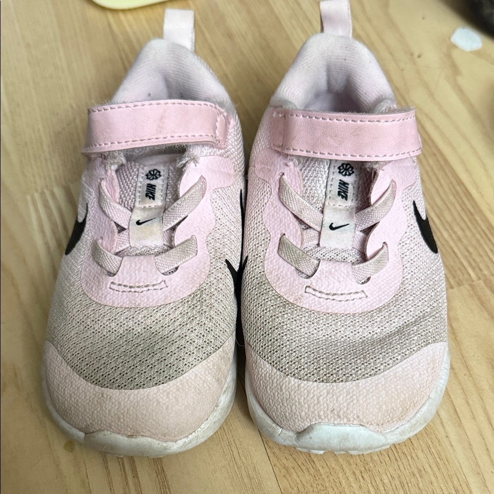 Nike Kids Light Pink and White Sneakers